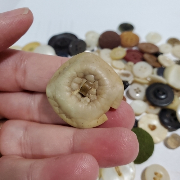 Vtg small lot of Buttons granny's drawer button collection crafting buttons - Picture 5 of 10